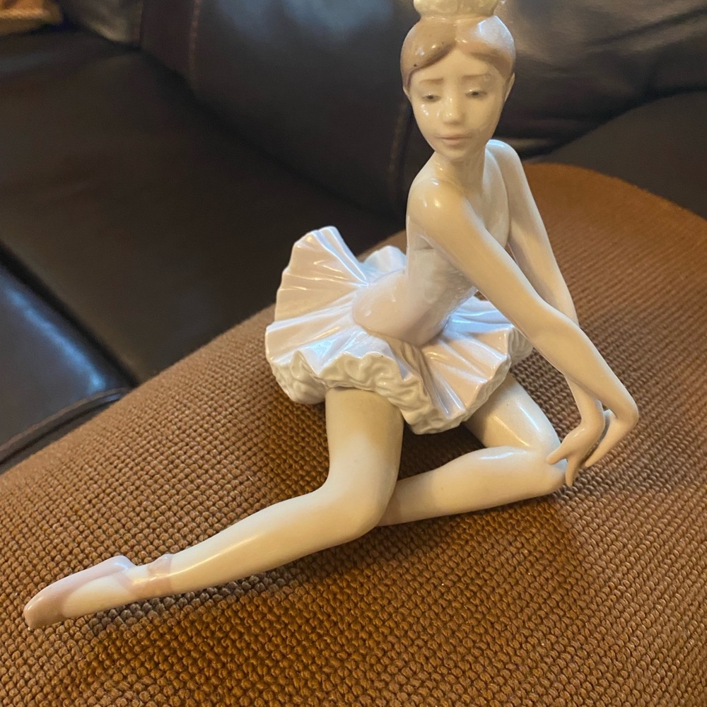 Vintage Lladro  Porcelain Ballerina Figurine